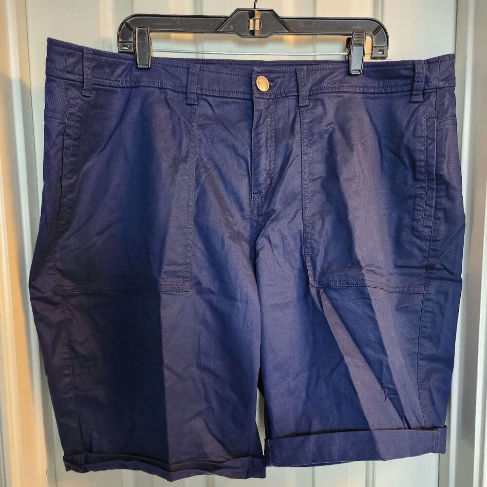 NWT Lane Bryant Womens Dark Blue Bermuda Rolled Cuff Shorts Size 22 New